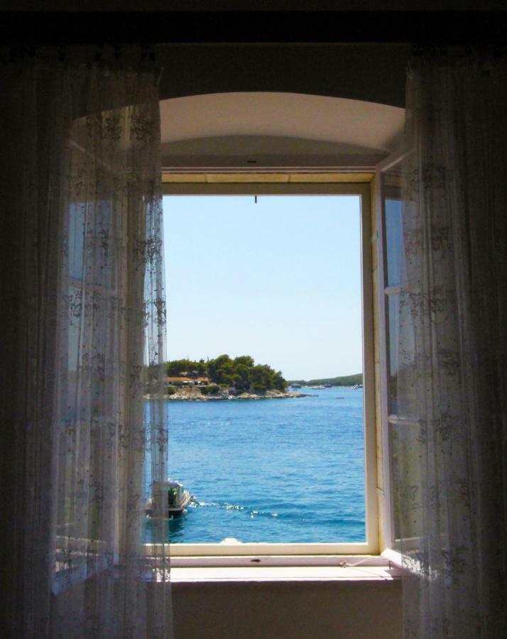 Seafront Rooms フヴァル エクステリア 写真